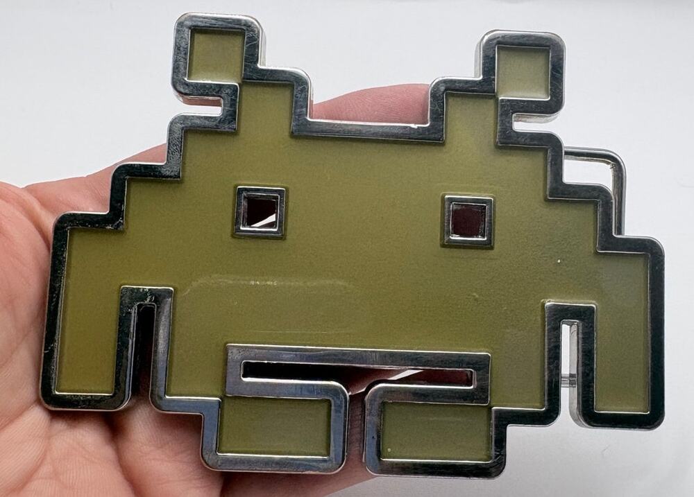 2013 Officially Licensed Taito Space Invaders Silvertone Olive Green Belt Buckle